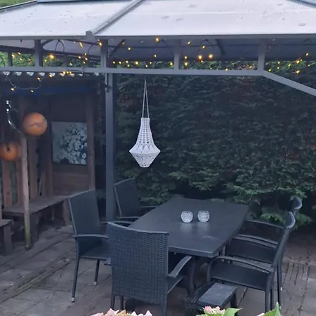 De Roos, Near The Beach, With Private Garden Holiday home *